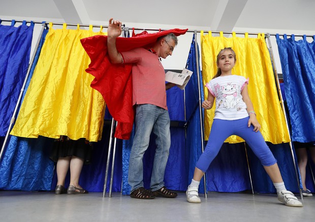 Il voto in Romania © EPA