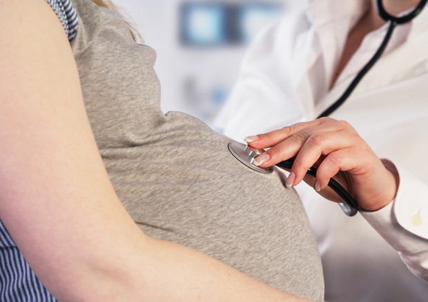 Lo smog in gravidanza è un fattore di rischio per il diabete nel nascituro © Ansa