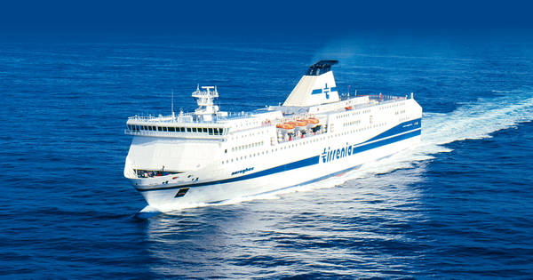 Il traghetto Nuraghes della compagnia Tirrenia