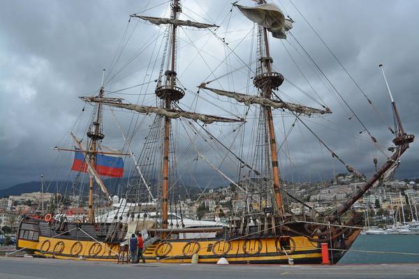 Replica prima ammiraglia marina russa al Portosole Sanremo