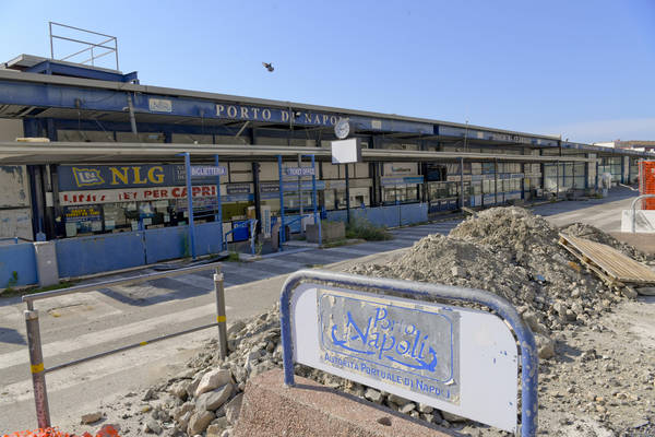 Porti:Napoli;riparte cantiere Molo Beverello, ma met� operai