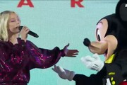 'Happy birthday' per Topolino a Disneyland