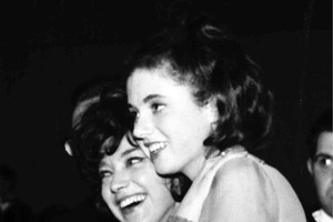1964 Gigliola Cinquetti e Patricia Carli “Non ho l’età (Per amarti)“ (ANSA)