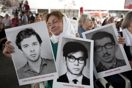 Parenti delle vittime della dittatura militare manifestano nel 2014 per i 50 anni del colpo di stato © ANSA 