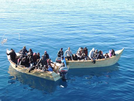 Migranti sbarcano in Sardegna © ANSA 