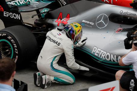 Gp Brasile: vince Hamilton, titolo marche a Mercedes © EPA