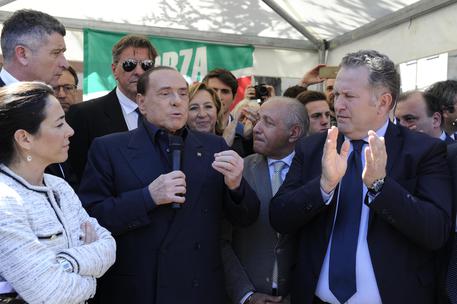 Silvio Berlusconi in visita a Larino ANSA/FAENZA © ANSA