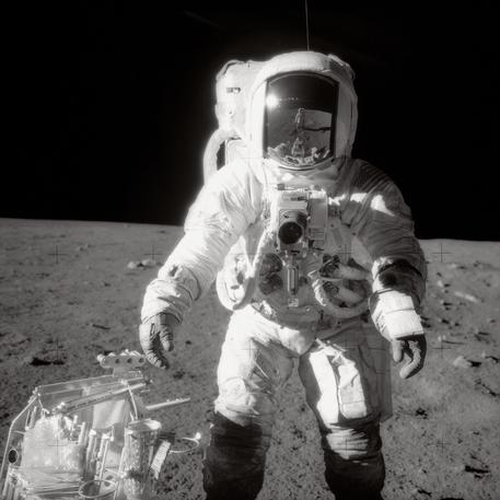 Alan Bean sulla Luna con la missione Apollo 12, novembre 1969 © EPA