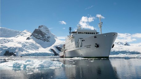 La nave Akademik Ioffe, a bordo della quale si prepara la spedizione diretta al Passaggio a Nord Ovest (fonte: One Ocean Expeditions) © Ansa