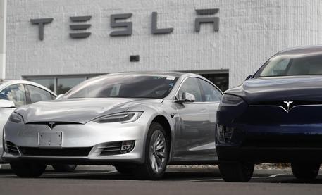 Tesla: Musk annuncia taglio del 7% del personale © AP