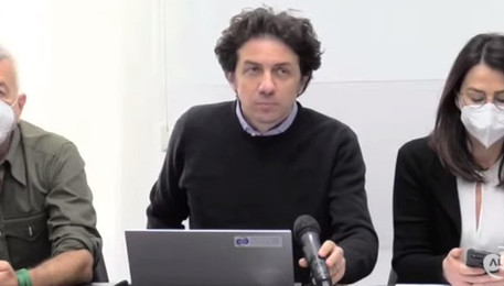 Marco Cappato durante la conferenza stampa (ANSA)