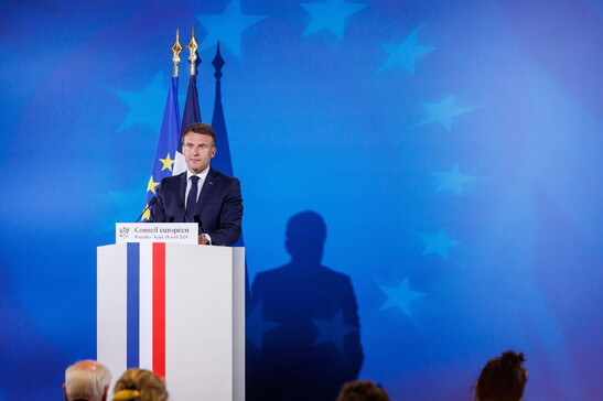Macron, "l'aborto sia tra i diritti fondamentali dell'Unione"
