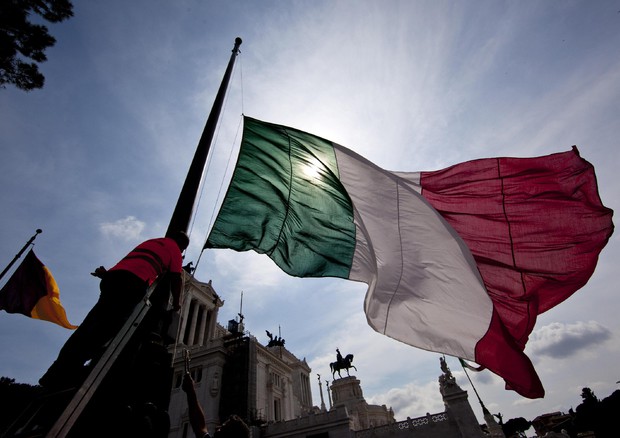 La bandiera italiana in occasione della Festa della Repubblica in una foto di archivio © ANSA