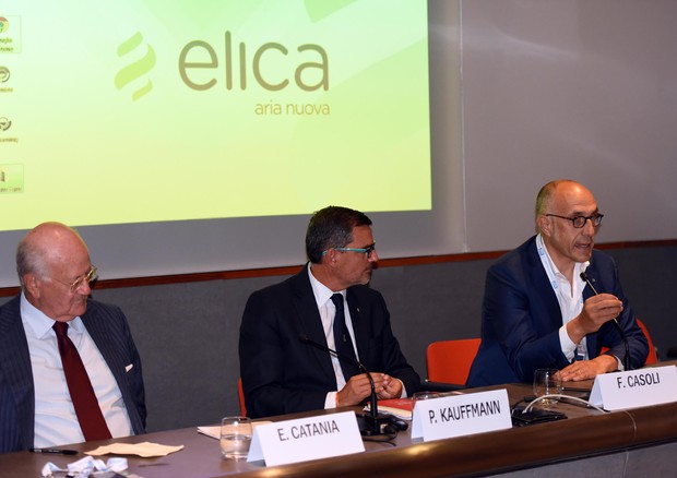 Il Presidente Elica, Francesco Casoli (S), Kauffman (C) ed Elio Catania, presidente di Confindustria  Digitale © ANSA