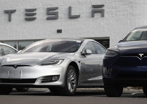 Tesla: Musk annuncia taglio del 7% del personale © AP