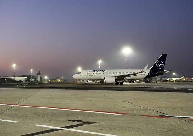 Primi voli in partenza da Linate dopo i lavori © ANSA