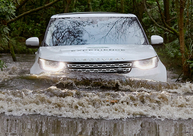 Tata proprietà Jaguar Land Rover cerca aiuto per riprendersi © JLR Press