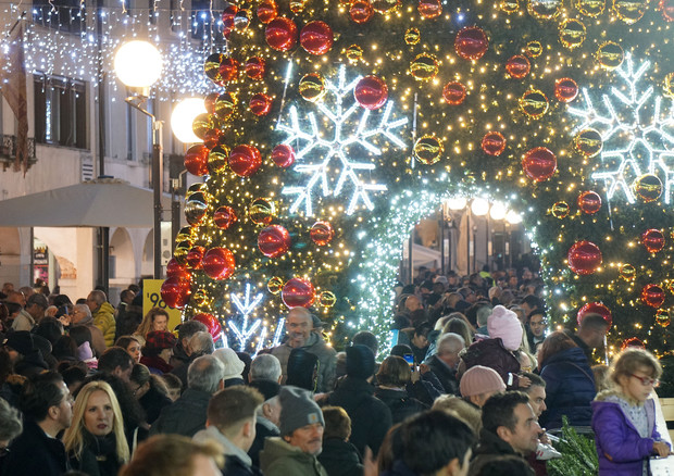 A Venezia il Natale è diffuso, luci e concerti da San Marco alla terraferma © Ansa