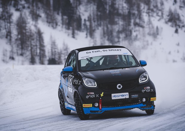 Smart EQ fortwo e-cup, test sulla neve per le racecar © ANSA