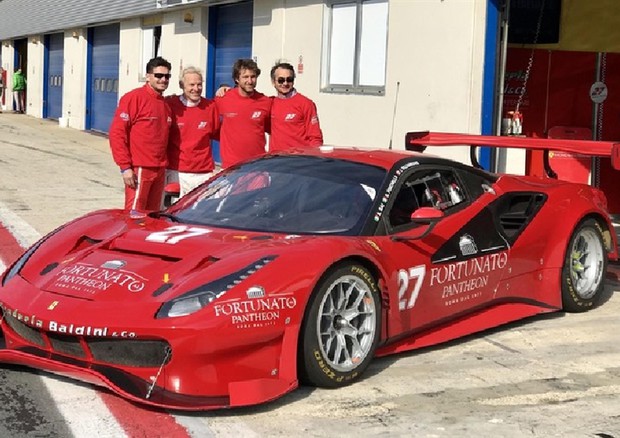 Primi giri su Ferrari GT3 per Villeneuve e Fisichella  © Ansa