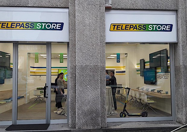 Inaugurato nel centro di Milano il primo Telepass Store © ANSA