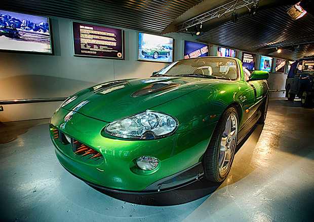 Jaguar XKR © Motor Museum Beaulieu 