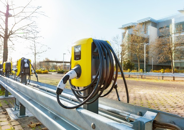 Opel, 'Città Elettrica': installate 350 stazioni ricarica © ANSA