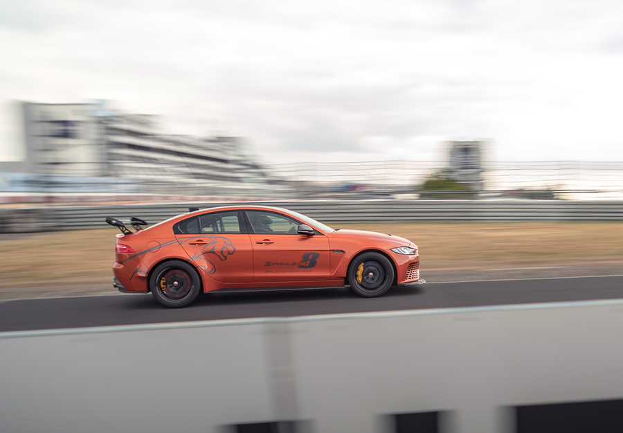 Jaguar XE SV Project 8, nuovo record berline a Neurburgring © Ansa