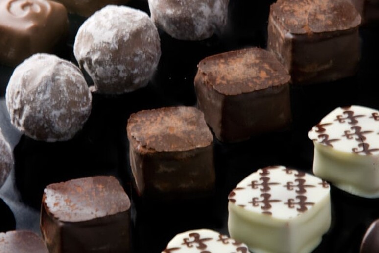 bonbon al cioccolato per san Valentino - RIPRODUZIONE RISERVATA