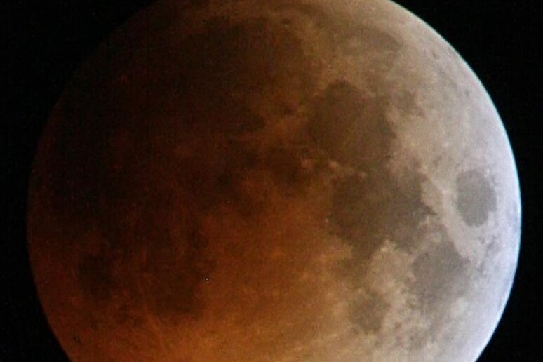 Arriva la Super Luna rossa (fonte: Muhammad Mahdi Karim) - RIPRODUZIONE RISERVATA