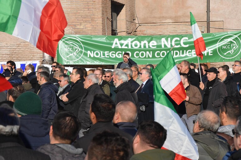 Una recente manifestazione degli NCC a Roma - RIPRODUZIONE RISERVATA