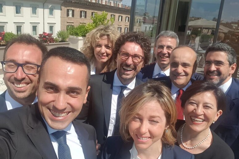 Luigi Di Maio e gli altri nuovi ministri targati M5s - RIPRODUZIONE RISERVATA
