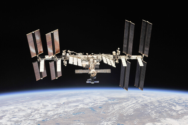 La Stazione Spaziale Internazionale (fonte: NASA/Roscosmos) - RIPRODUZIONE RISERVATA
