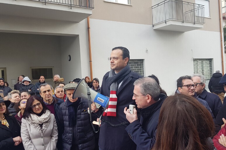 Il sindaco Cateno De Luca e l 'assessore Marco Falcone - RIPRODUZIONE RISERVATA