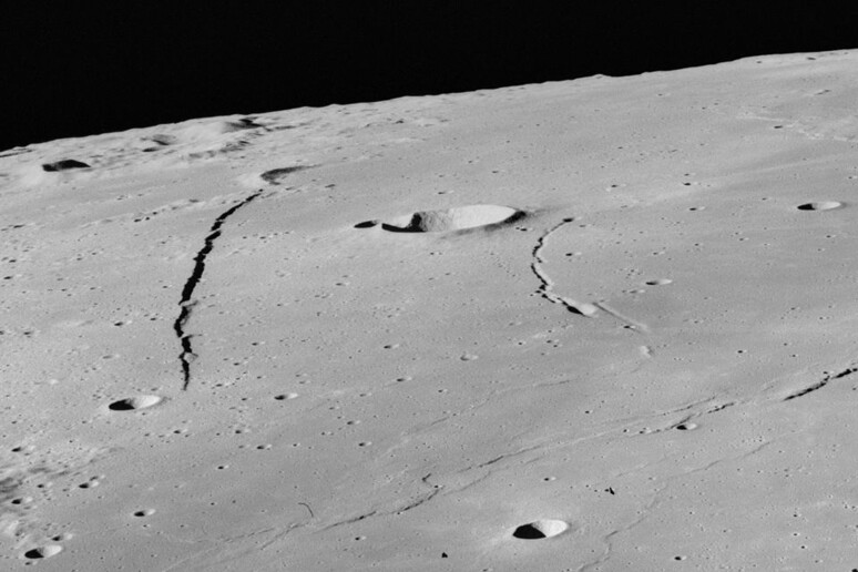 Immagine della Luna raccolta durante la missione Apollo 16 (fonte: Nasa/James Stuby) - RIPRODUZIONE RISERVATA