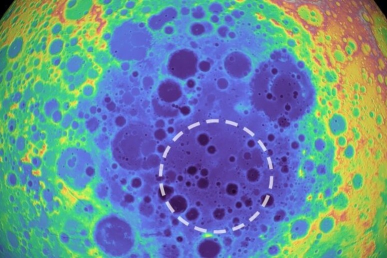 L’area della Luna in cui è stata individuata la massa metallica (NASA/Goddard Space Flight Center/University of Arizona) - RIPRODUZIONE RISERVATA