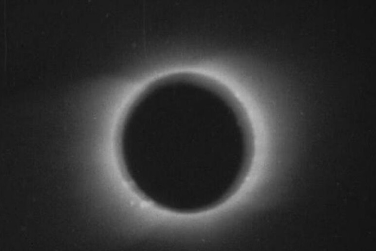 Il più antico filmato di un 'eclissi solare risale al 1900 (fonte:Royal Astronomical Society/BFI) - RIPRODUZIONE RISERVATA