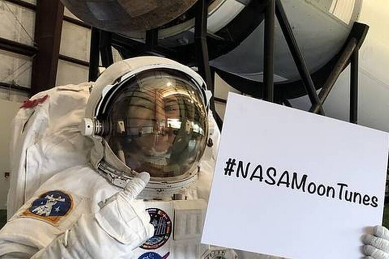 Dalla Nasa l 'hashtag #NASAMoonTunes, per la plylist che celebra il ritorno alla Luna e i 50 anni dell 'allunaggio (fonte: NASA) - RIPRODUZIONE RISERVATA