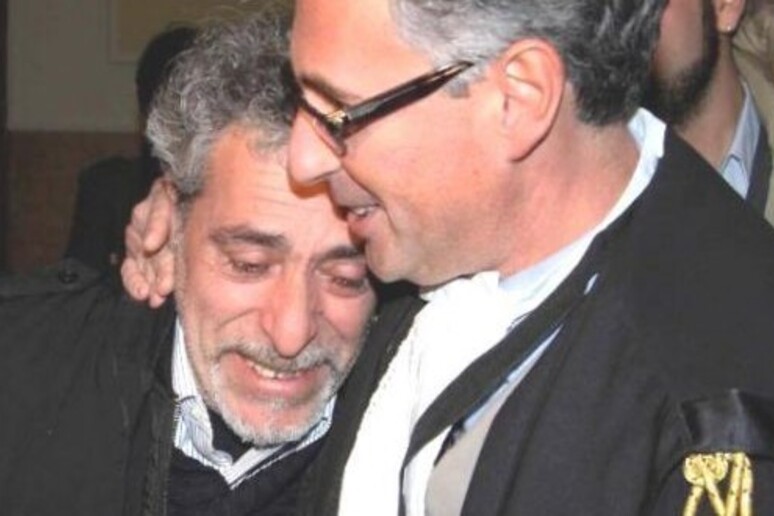 Giuseppe Gulotta con il suo avvocato - RIPRODUZIONE RISERVATA