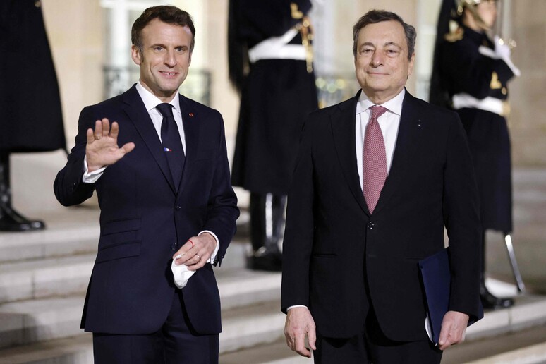 Mario Draghi ed Emmanuel Macron © ANSA/AFP
