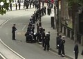 Funerale regina, un marinaio della Royal Navy accusa un malore: portato via in barella