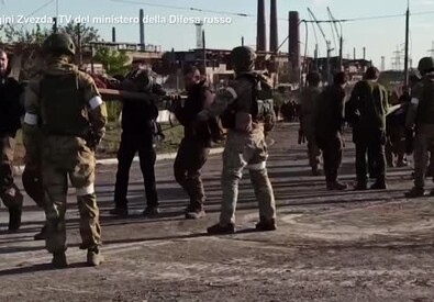 Mariupol, l'evacuazione dei soldati ucraini dall'Azovstal