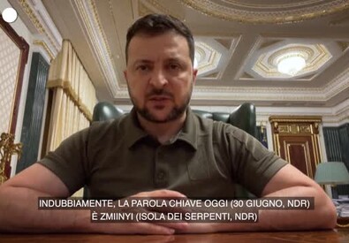 Zelensky: "Ritiro russo dall'Isola dei Serpenti cambia la situazione nel Mar Nero"