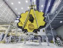 Il telescopio spaziale James Webb in fase di assemblaggio (fonte: NASA)  (ANSA)