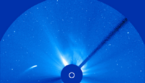 L'avvicinamento al Sole della cometa 96P/Machholz ripreso dal telescopio spaziale Soho (fonte: SOHO) (ANSA)