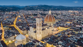 Lo spettacolo del Duomo di Firenze visto dal drone (ANSA)