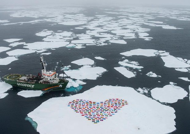 Greenpeace, buon Natale da divieto trivellazione in Artico © ANSA
