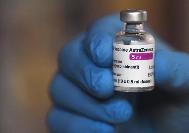 Un vaccino AstraZeneca © EPA