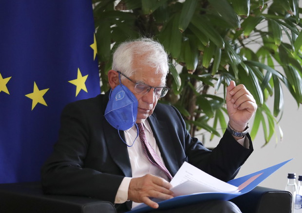 EU foreign policy chief Josep Borrell meets Zoran Tegeltija in Brussels © EPA