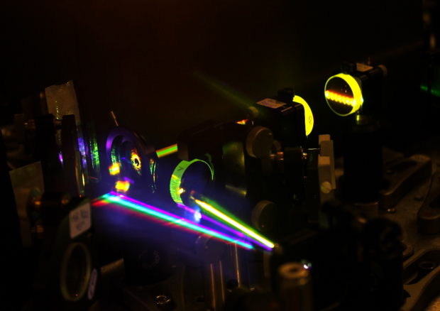 Il laser ha permesso di capire come il Dna si difende dai raggi Uv (fonte: Politecnico di Milano) © Ansa
